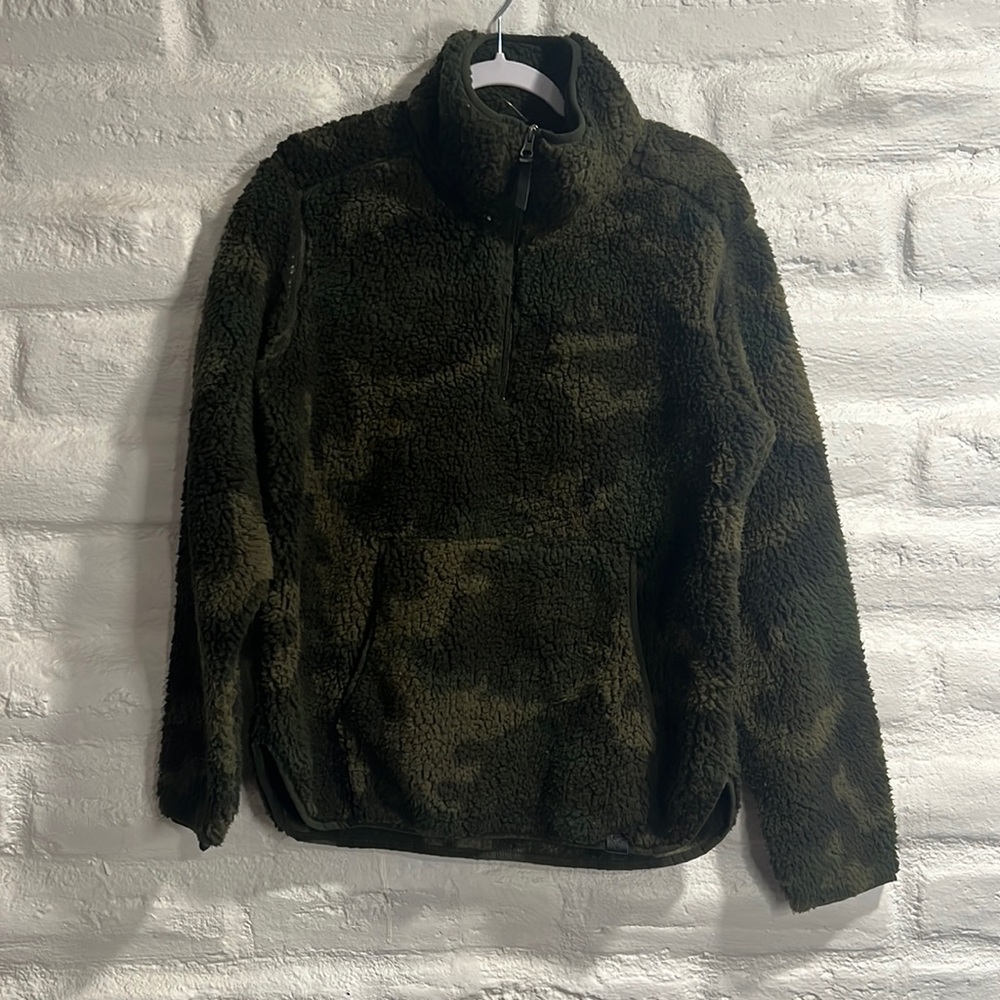 NWOT LIV Sherpa pullover